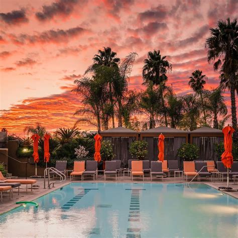 Los Angeles by Four Seasons .